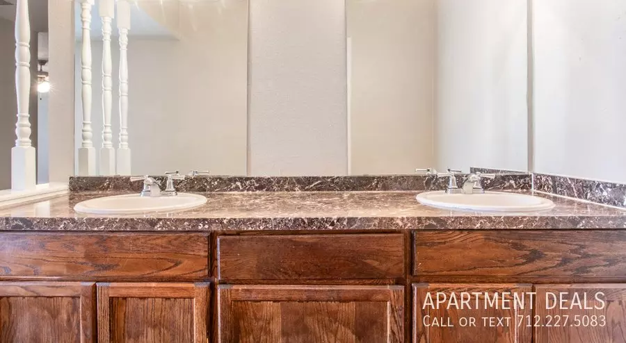 418 South Bender Avenue, Humble, TX 77338 photo 5