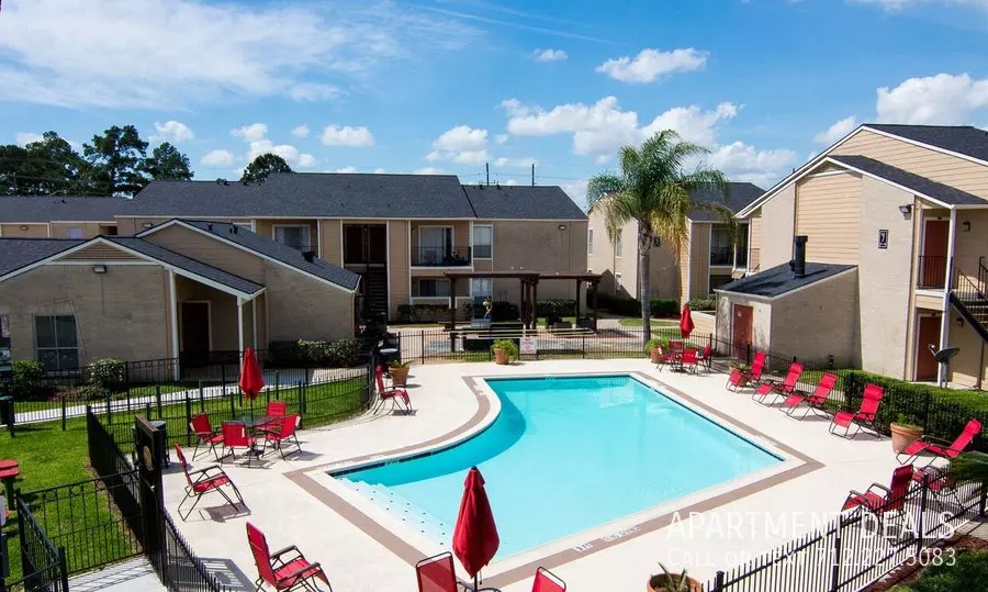 430 South Bender Avenue, Humble, TX 77338 photo 2