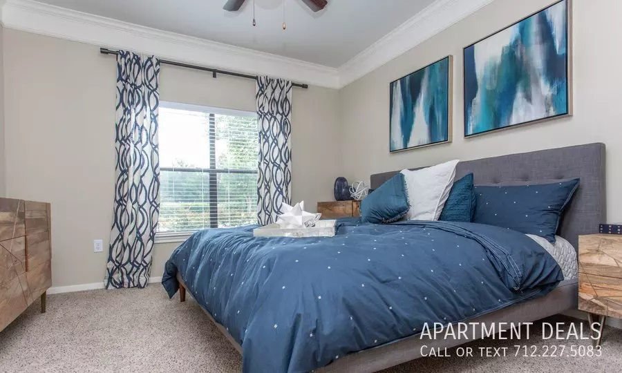 7856 N Sam Houston Pkwy photo 2