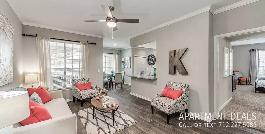 944 Kingwood Drive, Humble, TX 77339 photo 3