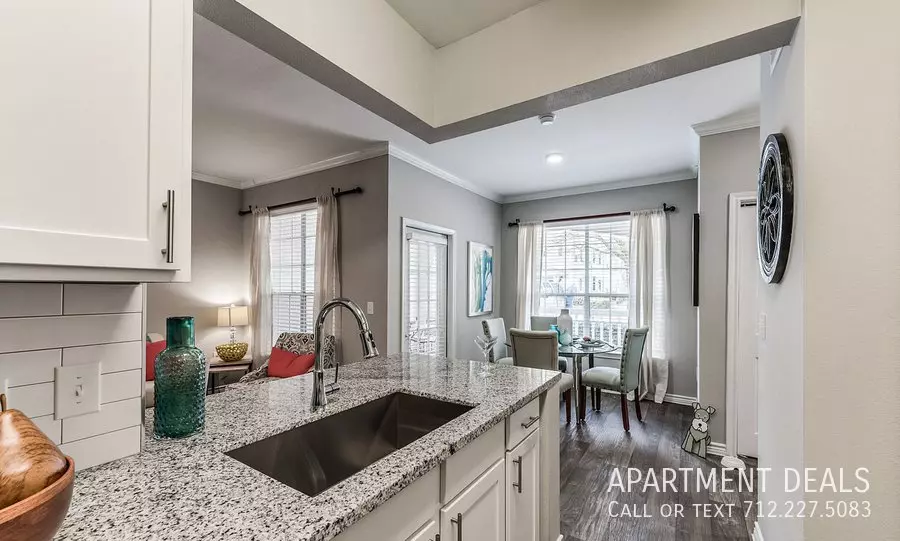 944 Kingwood Drive, Humble, TX 77339 photo 4