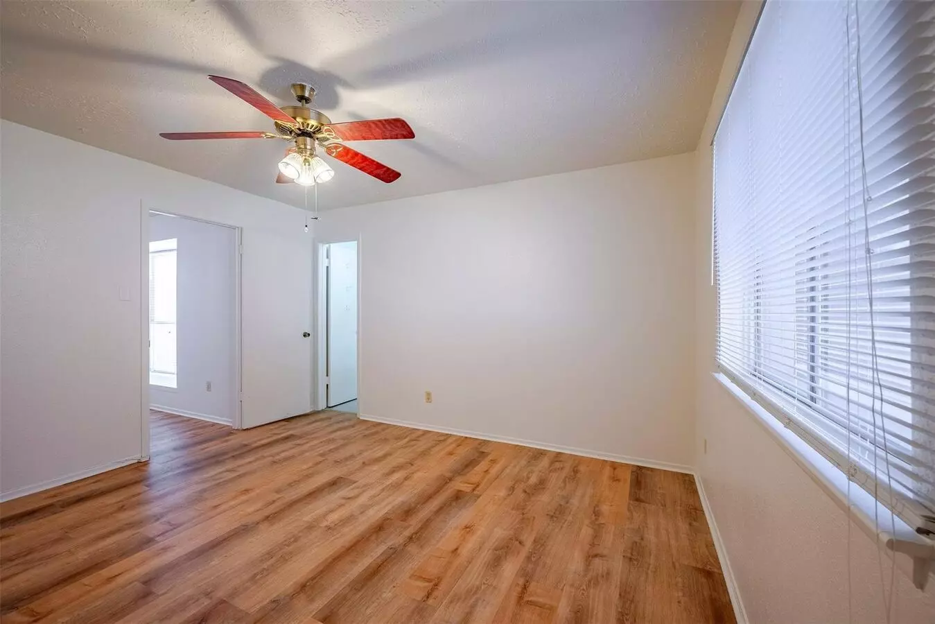 10906 Maple Rock Drive, Humble, TX 77396 photo 5