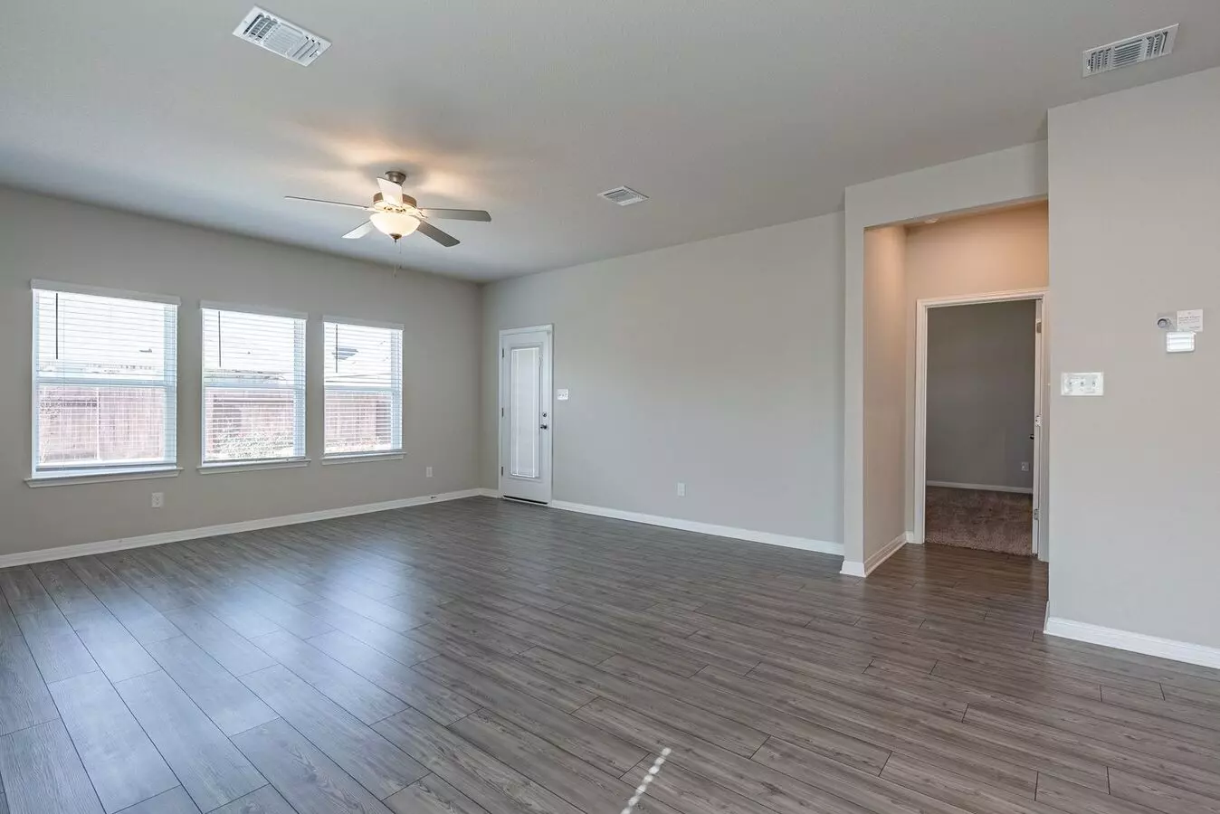 107 Cona Way, Hutto, TX 78634 photo 2