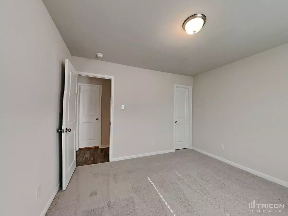 10122 Cerritos Drive, Conroe, TX 77306 photo 2