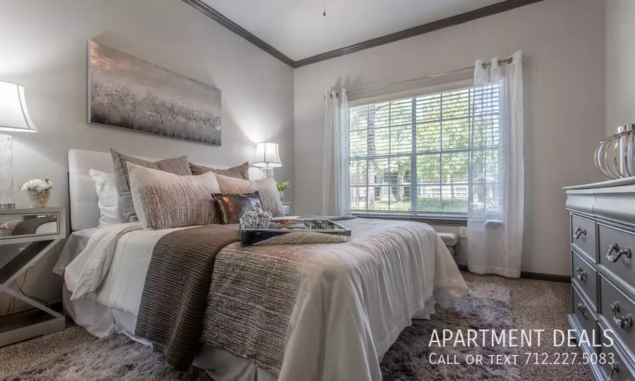 8661 Jones Road, Jersey Village, TX 77065 photo 5