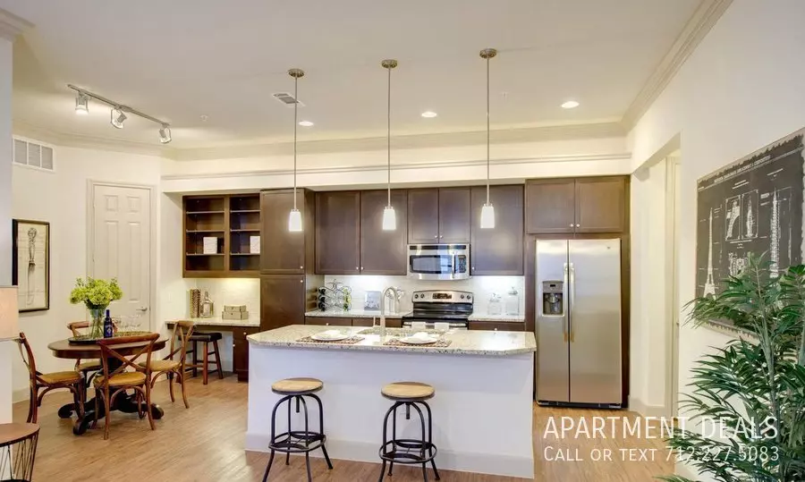 10447 Spring Green Boulevard, Katy, TX 77494 photo 3