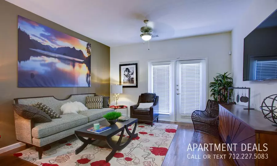 1232 W Grand Pkwy photo 2