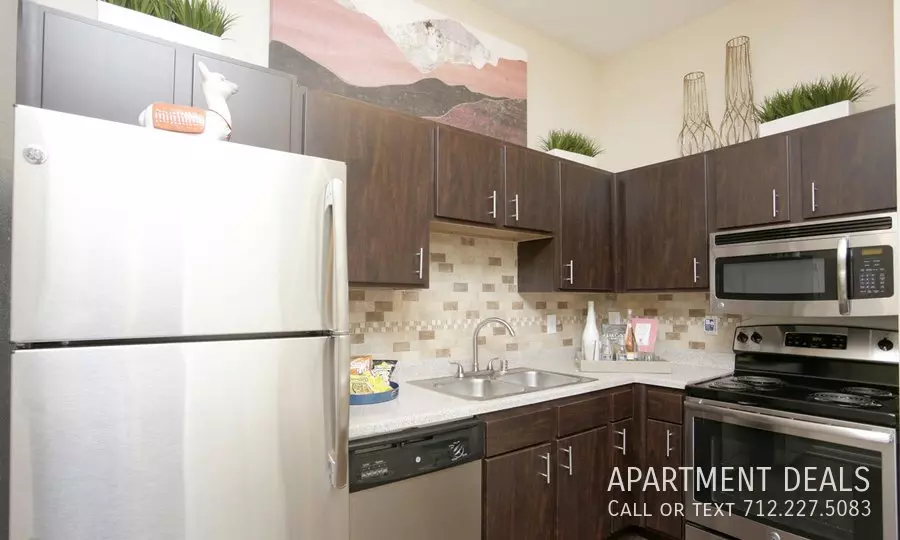 21506 Park St photo 4