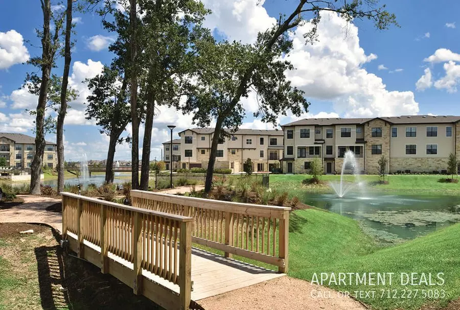 3406 Falcon Landing Boulevard, Katy, TX 77494 photo 3