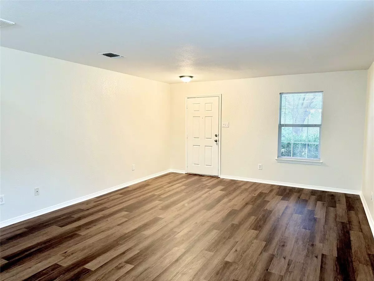 3814 Silver Bridge Lane, Katy, TX 77449 photo 4