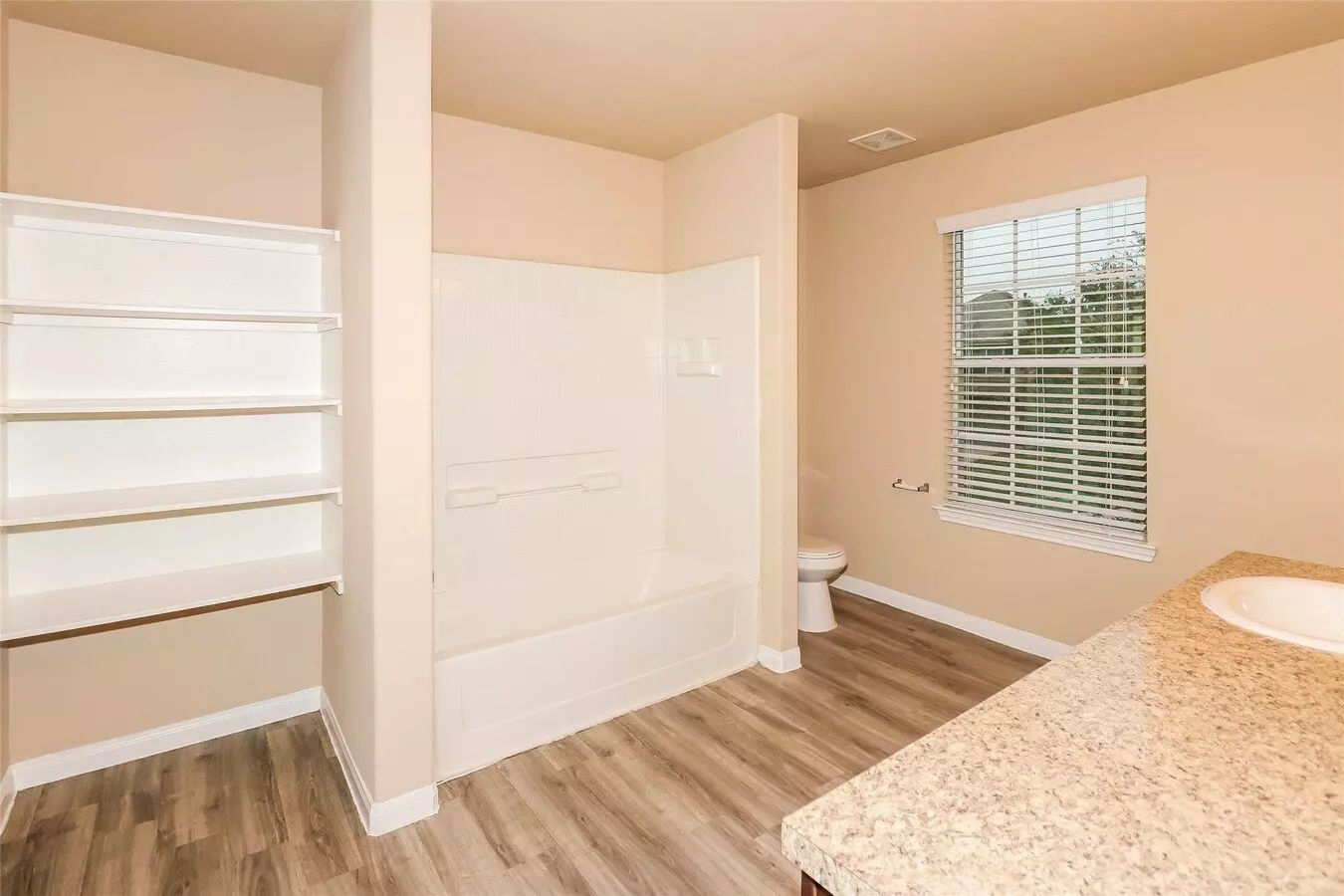 5843 Kyle Cove Drive, Katy, TX 77449 photo 5