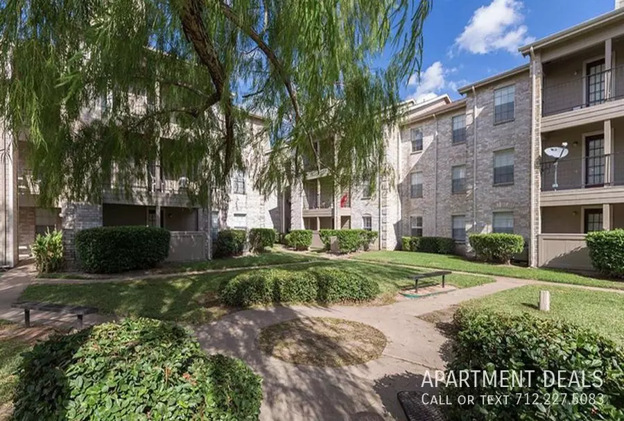 811 Hidden Canyon Road, Katy, TX 77450 photo 3