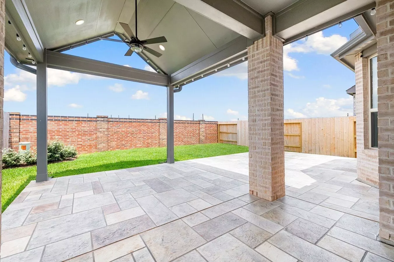997 Newport Creek Drive, Katy, TX 77493 photo 4
