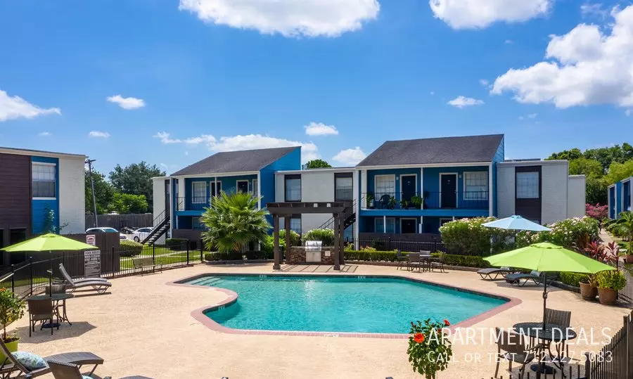 3007 Columbia Memorial Parkway, Kemah, TX 77565 photo 3