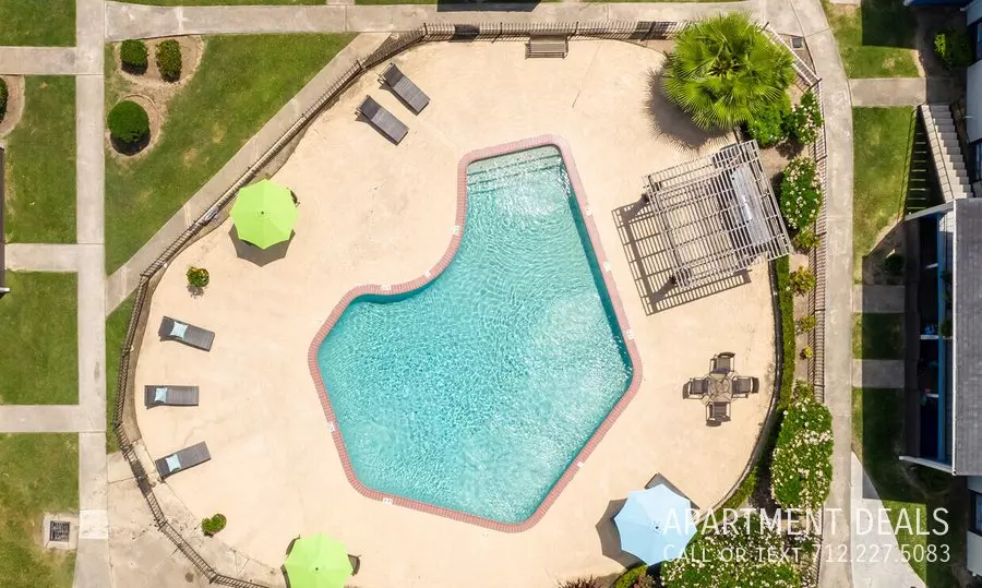 3007 Columbia Memorial Parkway, Kemah, TX 77565 photo 4