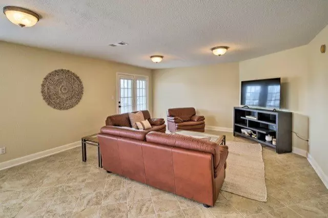 605 6th Street, Kemah, TX 77565 photo 4