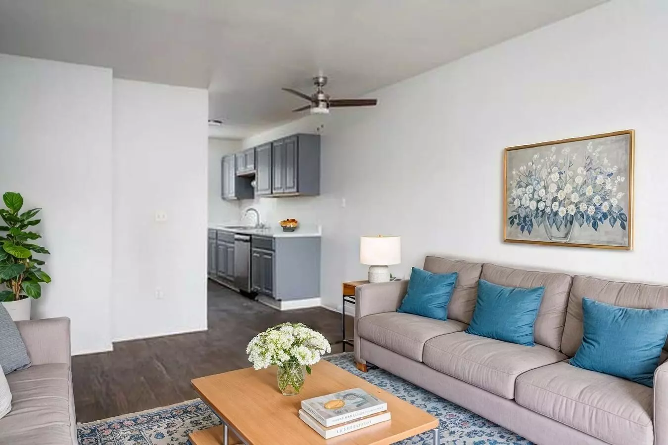 Kentwood Apartments photo 5