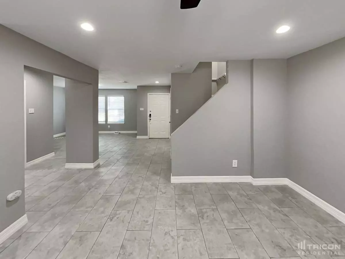 439 Laurel Timbers Drive, Humble, TX 77339 photo 3