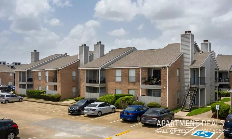 10005 Spencer Highway, La Porte, TX 77571 photo 2