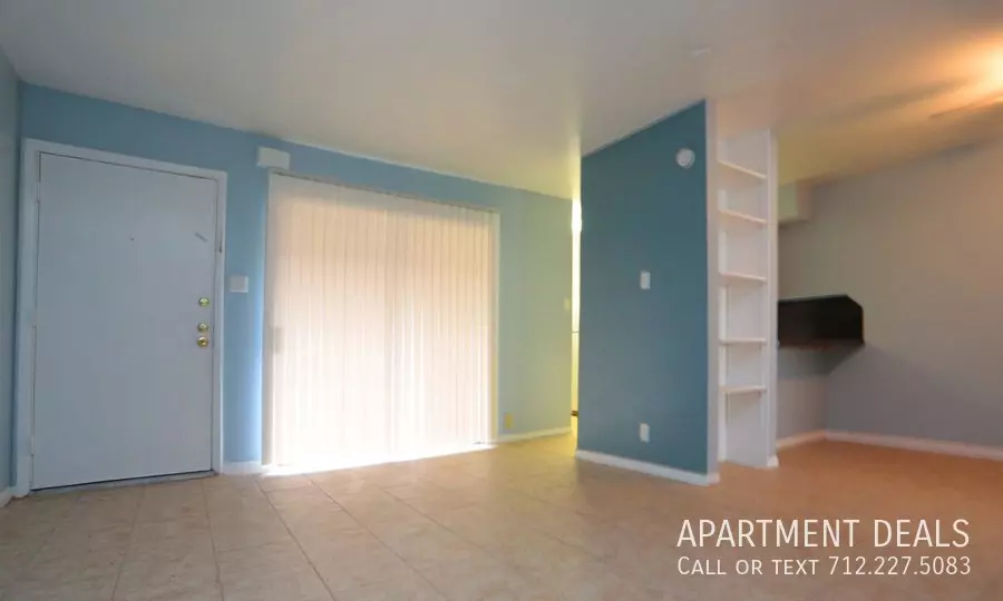 1032 South 6th Street, La Porte, TX 77571 photo 3