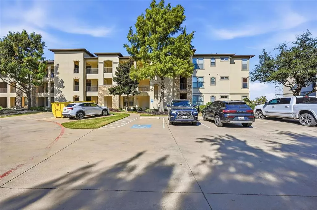 500 Waters Edge Dr photo 2