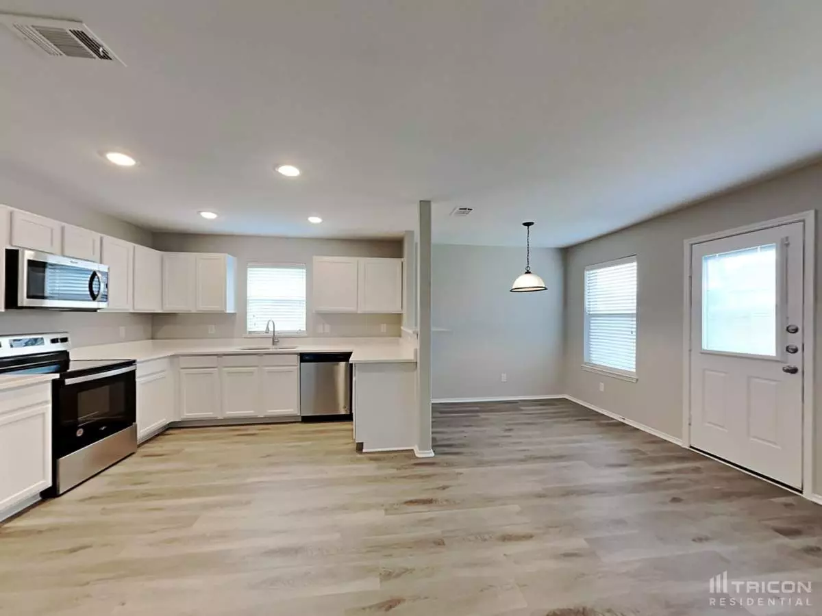 2013 Cedarwood Drive, Lancaster, TX 75134 photo 3