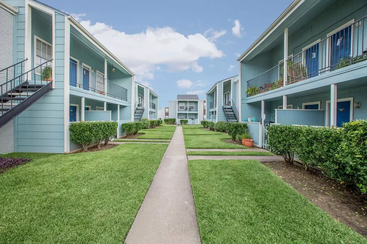 Banyan Cove Apartments photo 3