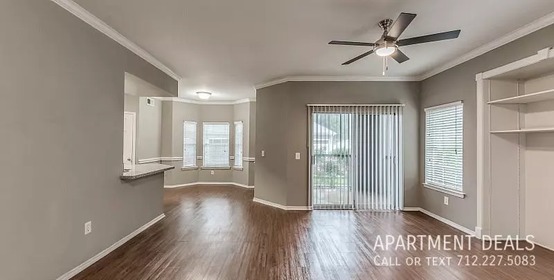 307 North Wesley Drive, League City, TX 77573 photo 3