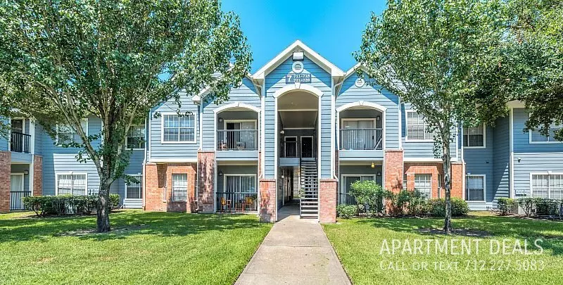 307 North Wesley Drive, League City, TX 77573 photo 5