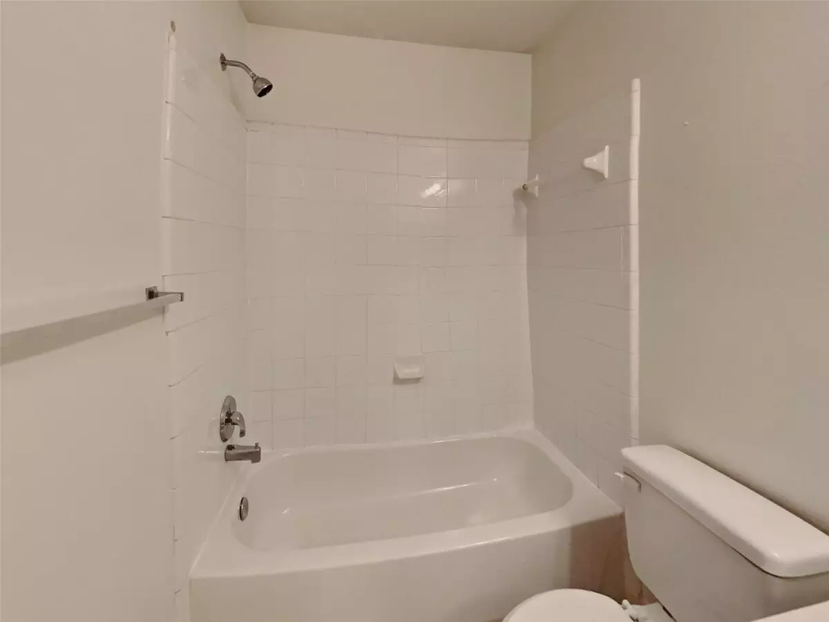 4428 Blossomwood Drive, League City, TX 77573 photo 5