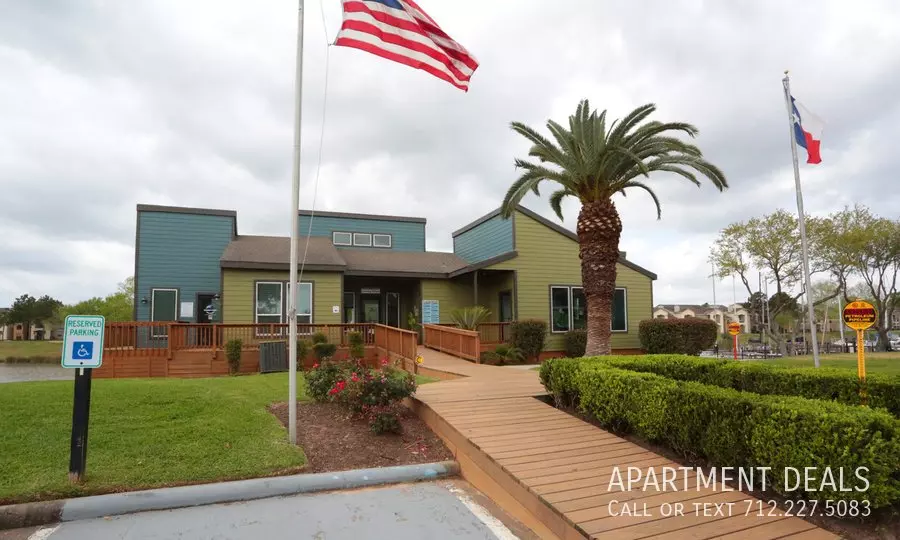 457 Constellation Boulevard, League City, TX 77573 photo 5