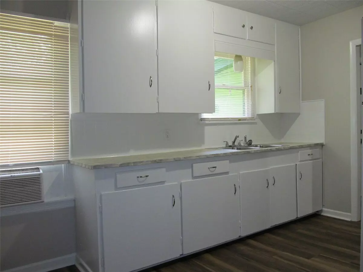 603 Coryell Street, League City, TX 77573 photo 2