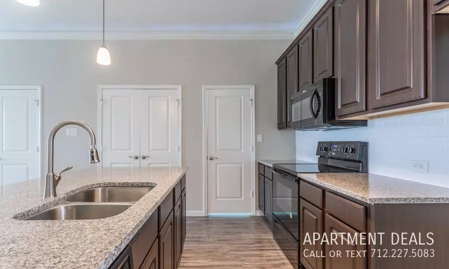 6563 Jewel Stone Lane, San Leon, TX 77539 photo 3