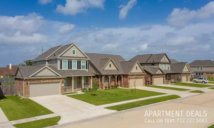 6563 Jewel Stone Lane, San Leon, TX 77539 photo 2