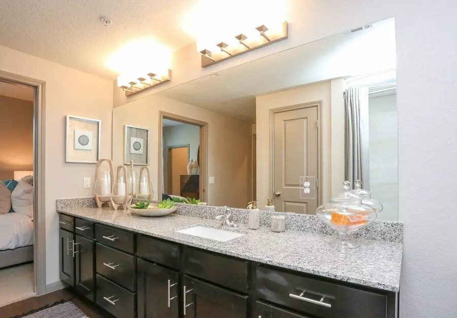 10749 East Crystal Falls Parkway, Leander, TX 78641 photo 4