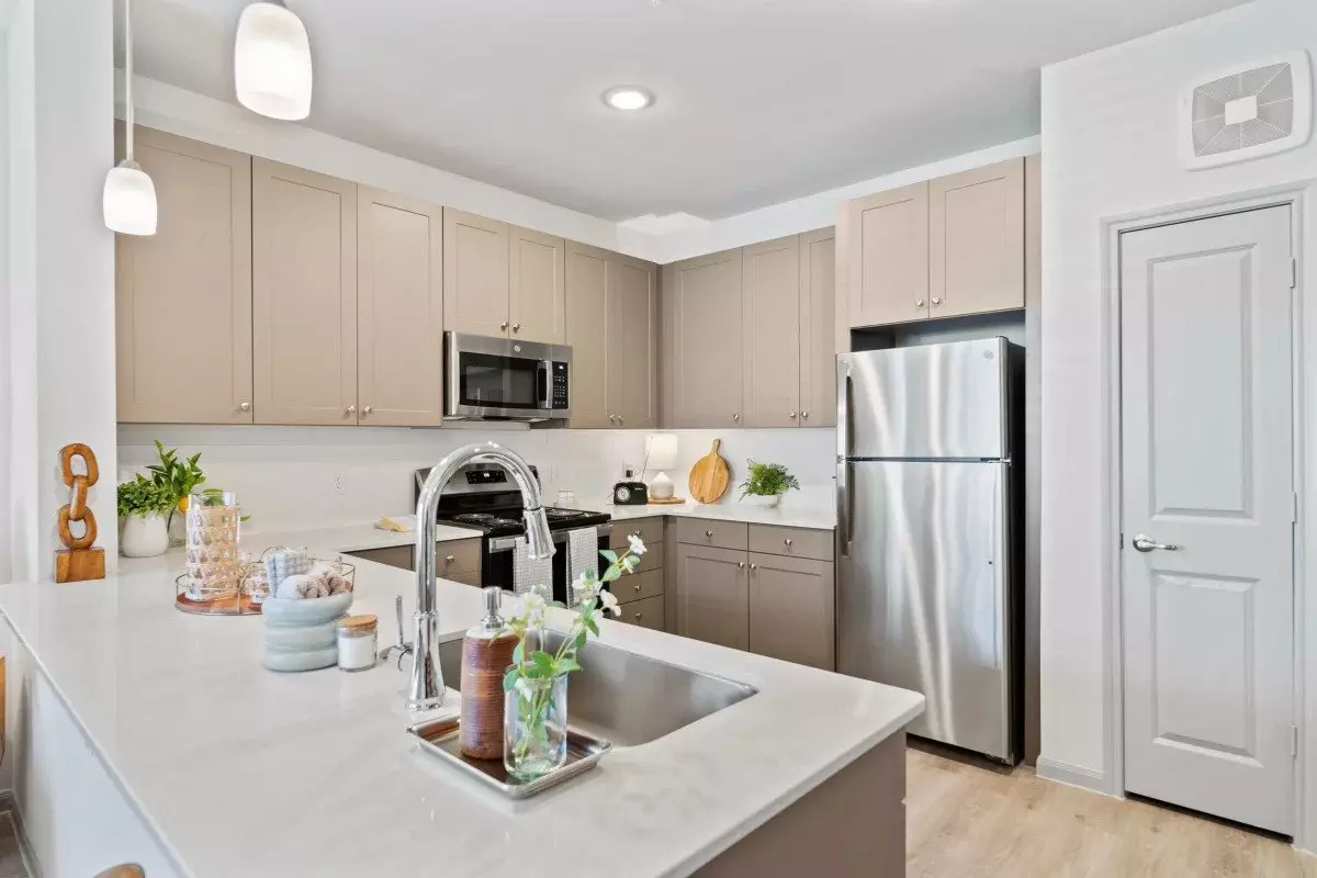 1100 Halsey Dr photo 3
