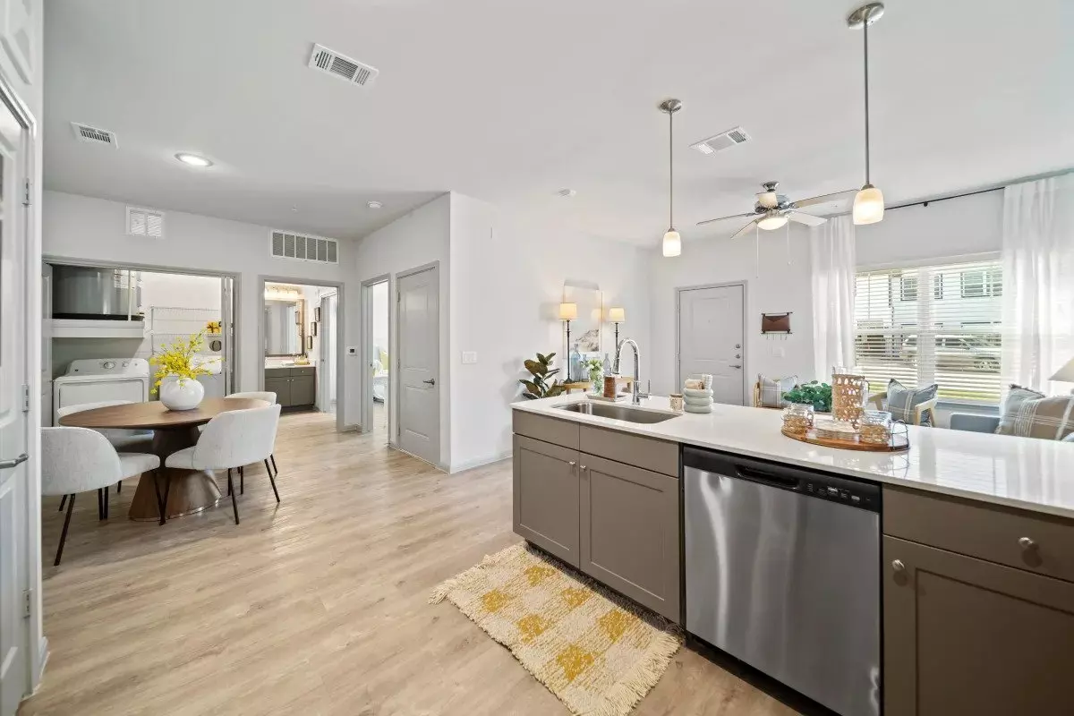 1100 Halsey Dr photo 5