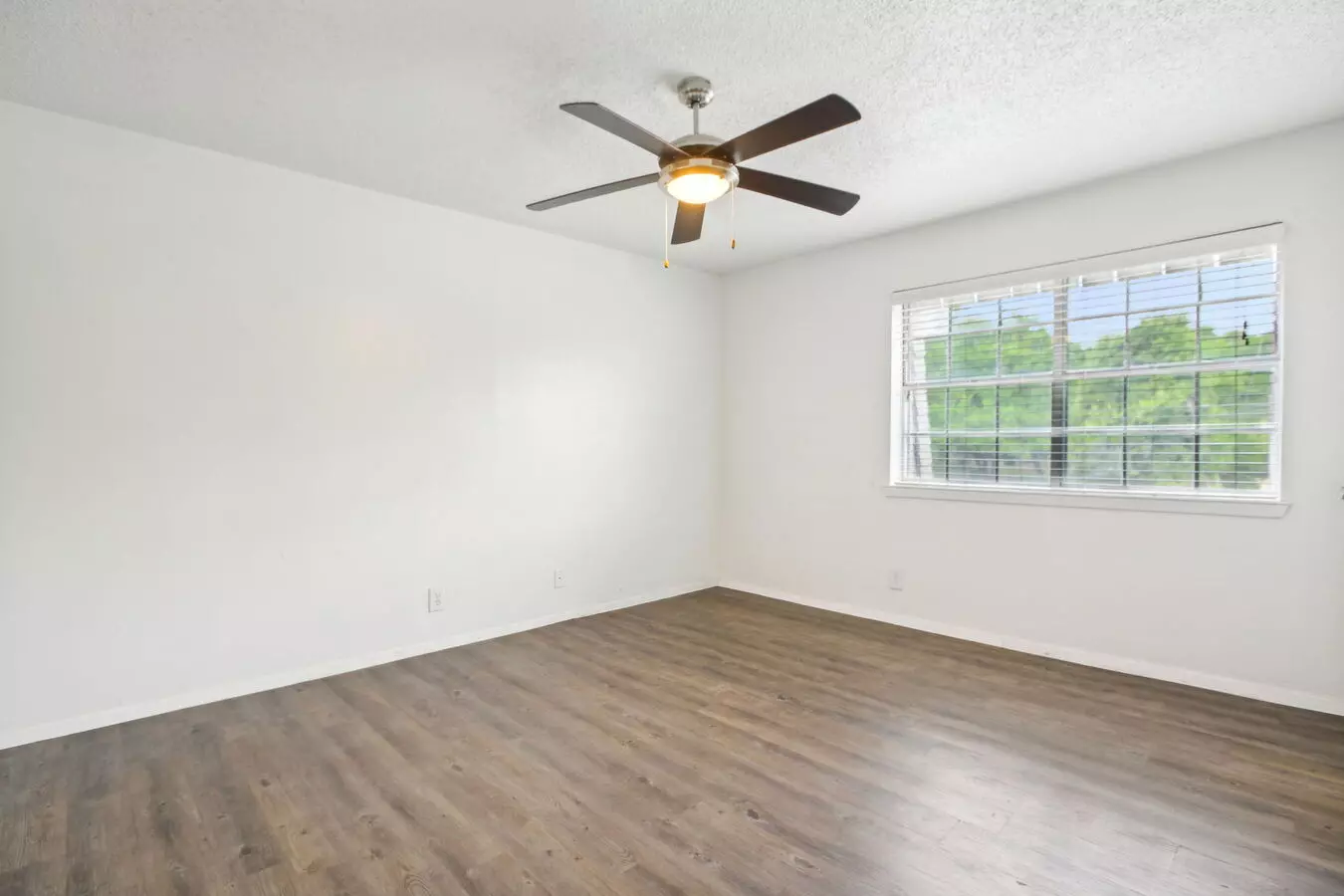 Jewel Apartment Homes photo 3