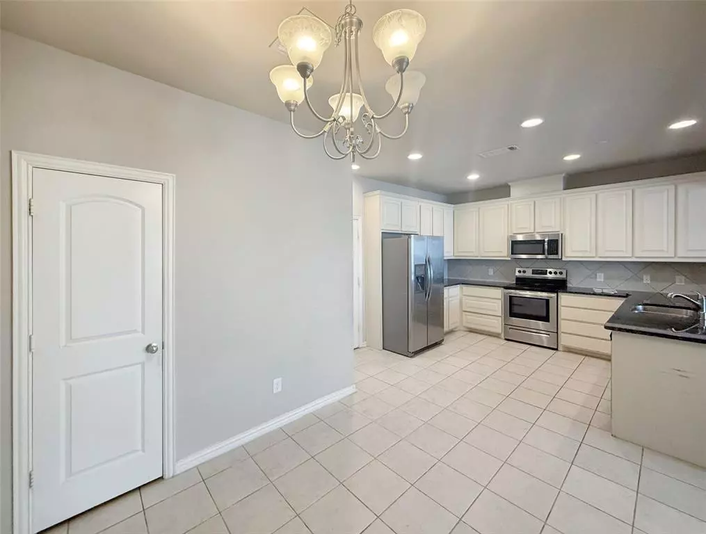 2563 Adam Lane, Lewisville, TX 75056 photo 5