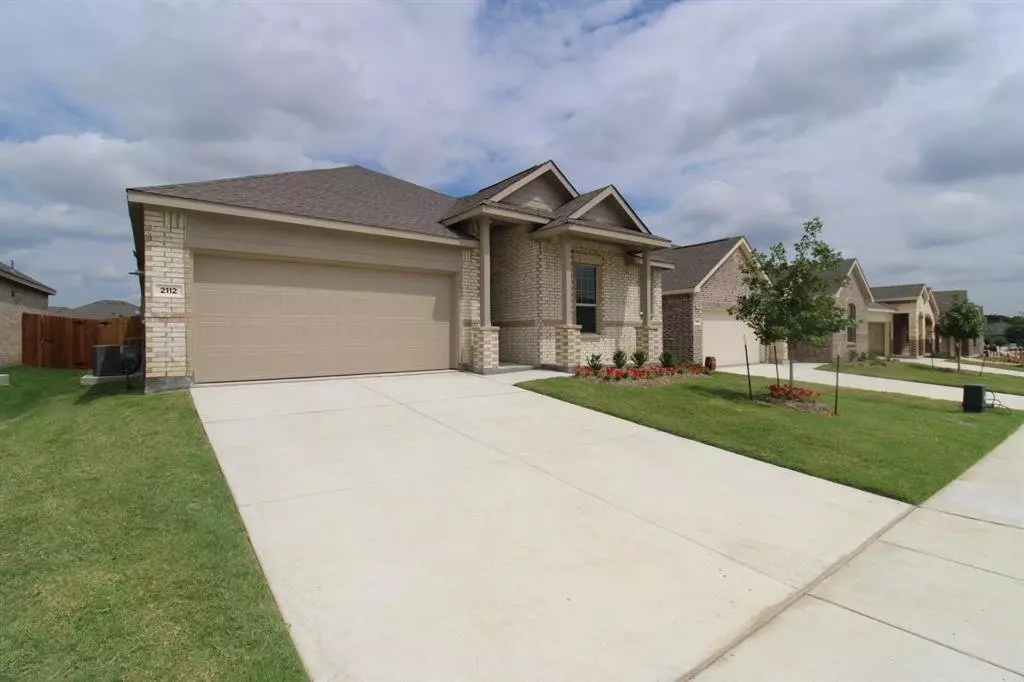 2112 Angus Drive, Little Elm, TX 75068 photo 3