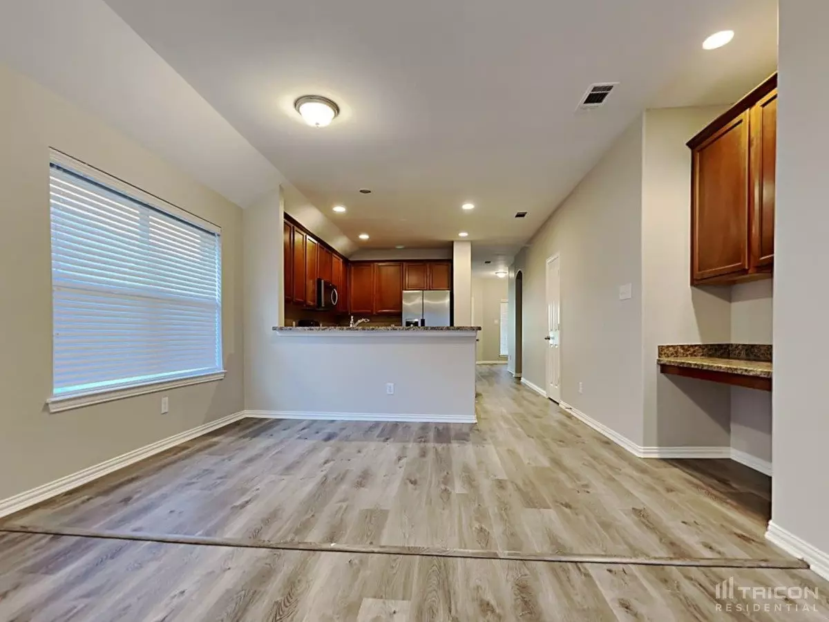 2413 Castle Creek Drive, Little Elm, TX 75068 photo 4