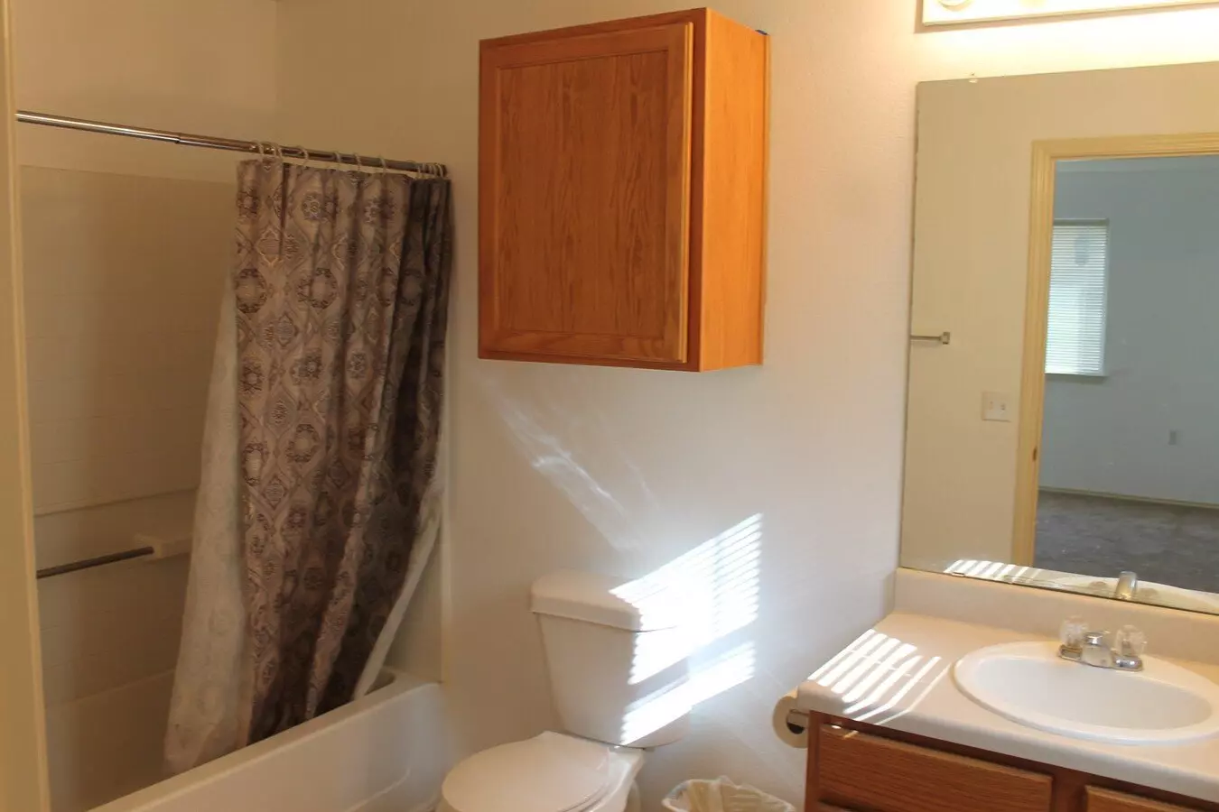 Beautiful Manor home for rent, 11512 Melstone Dr photo 3
