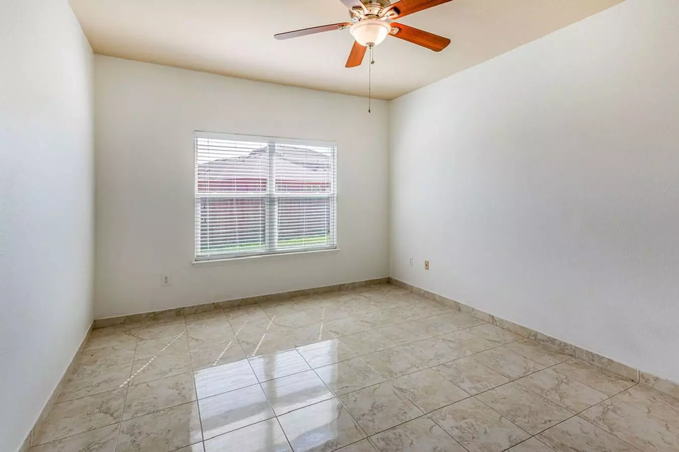 12105 Greywacke Drive, Manor, TX 78653 photo 2