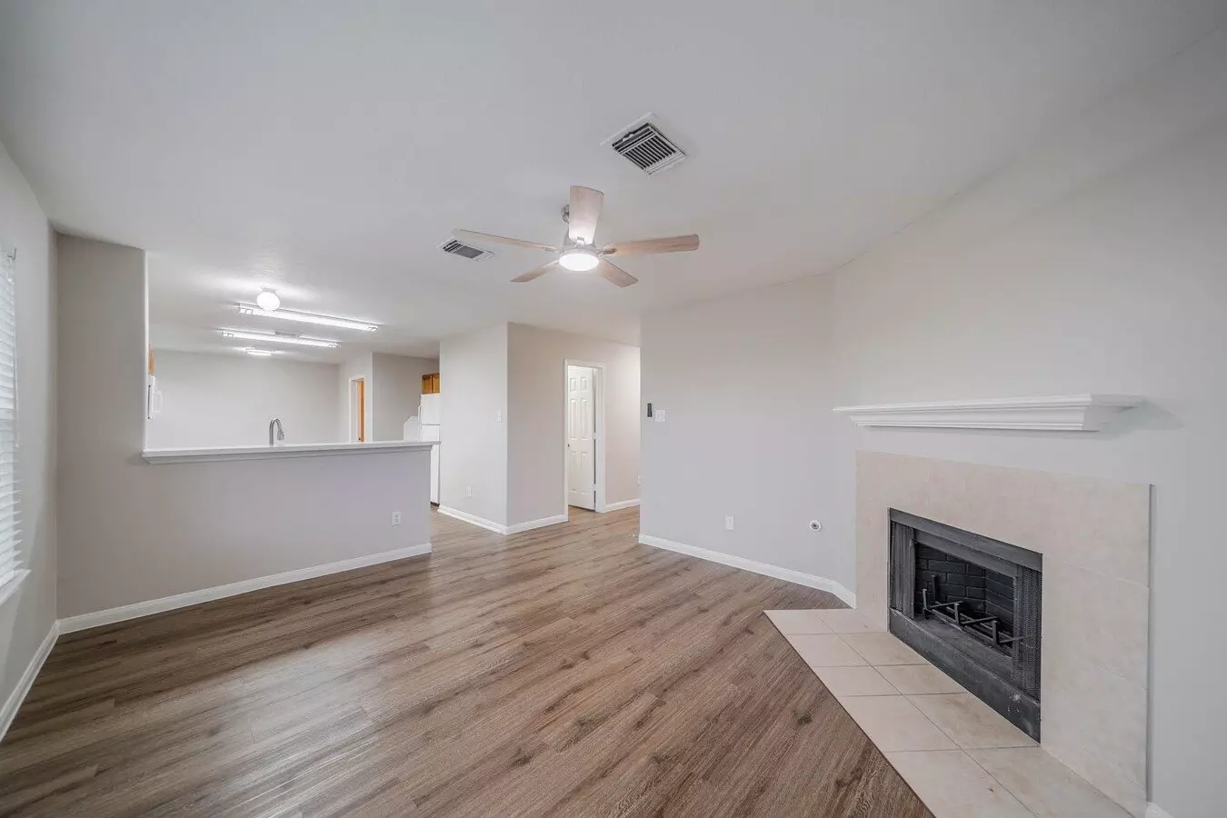 121 Rodeo Drive, Manvel, TX 77578 photo 3