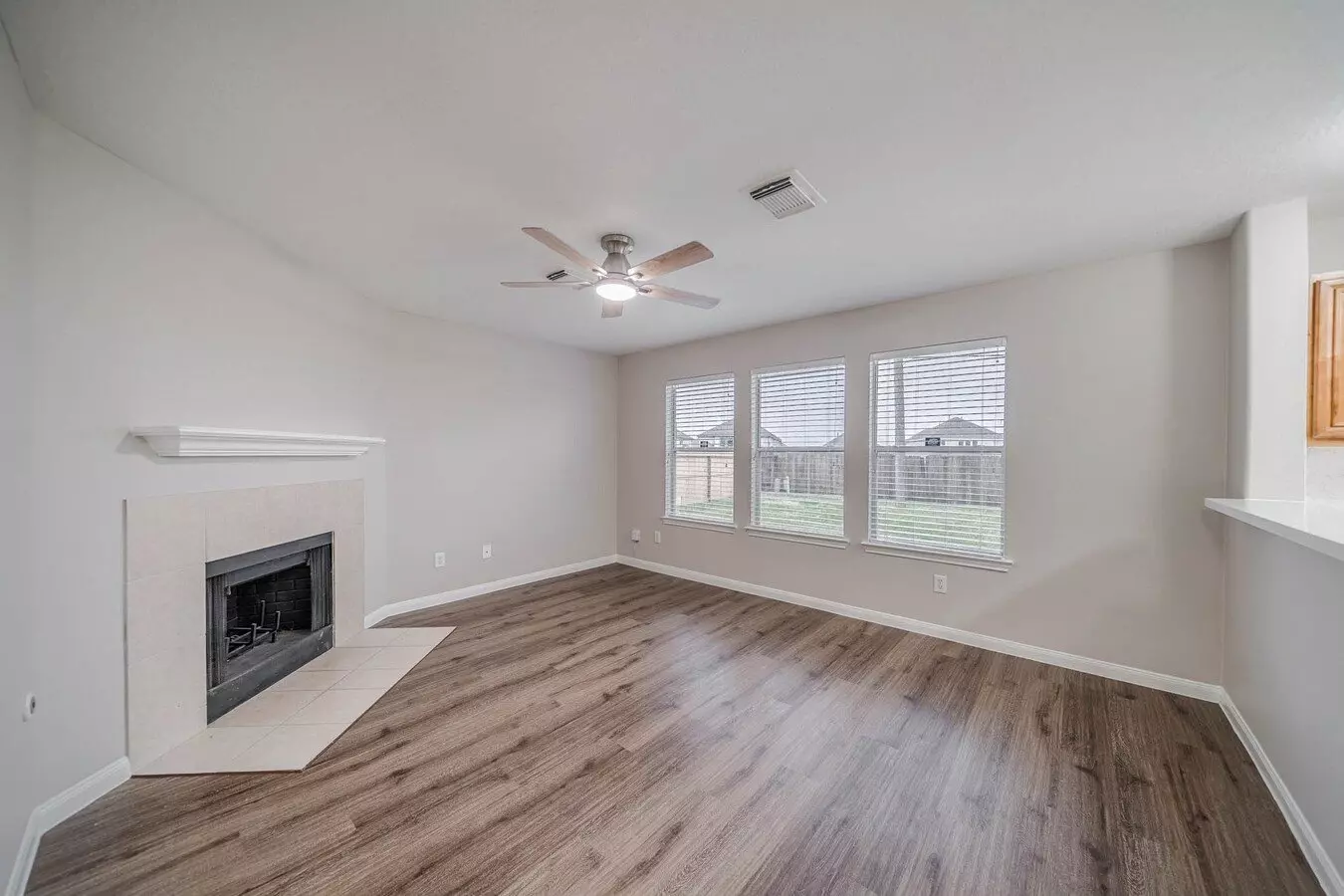 121 Rodeo Drive, Manvel, TX 77578 photo 5