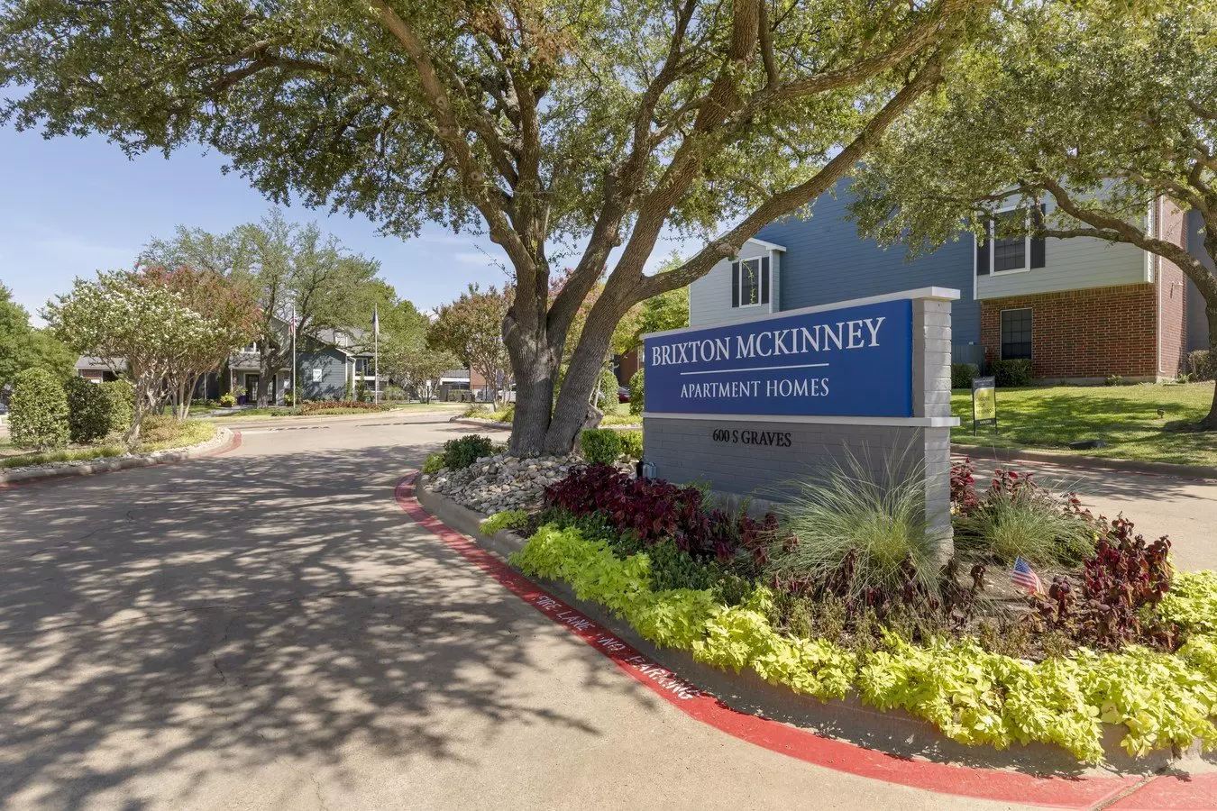 Brixton McKinney Apartments photo 5