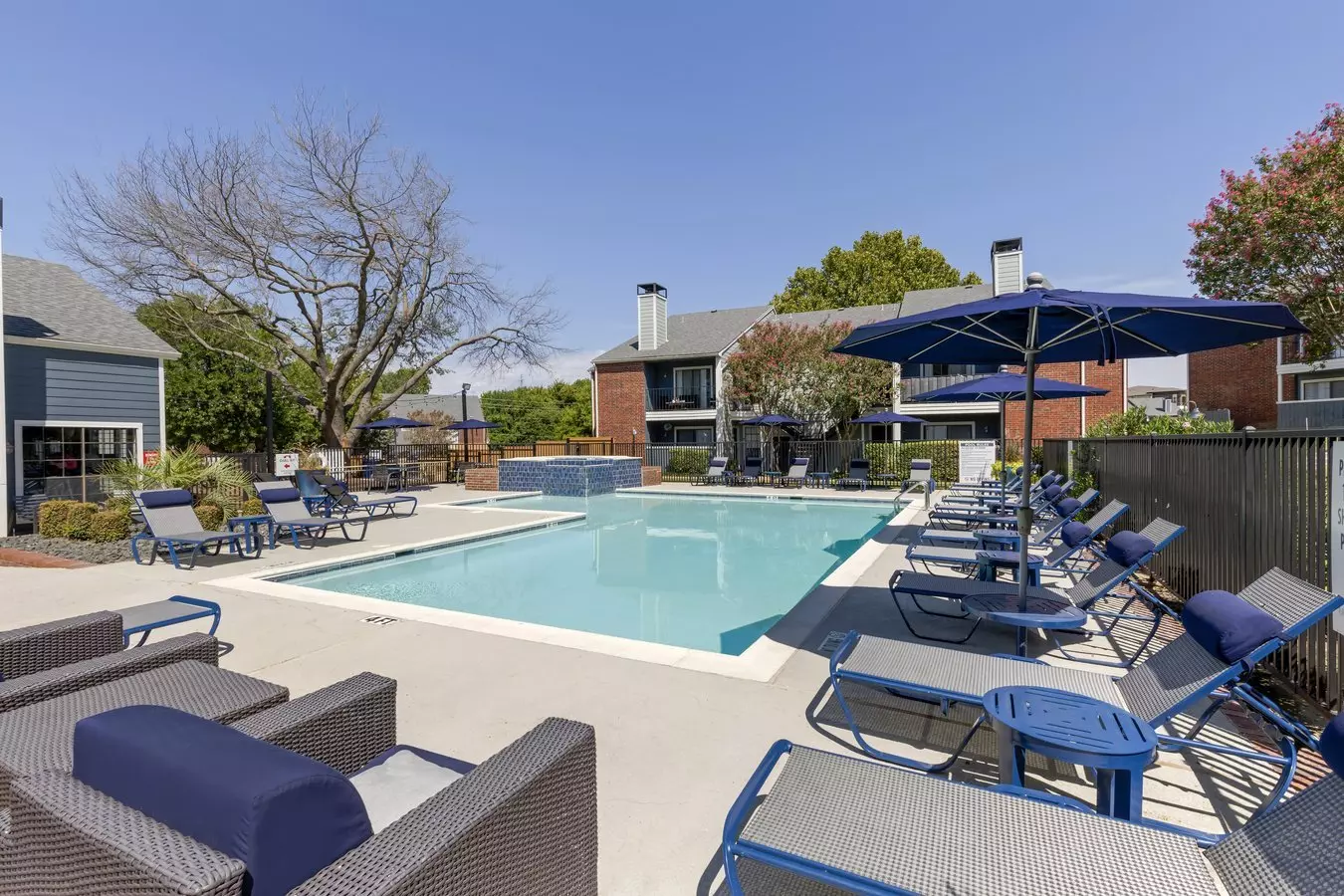 Brixton McKinney Apartments photo 2