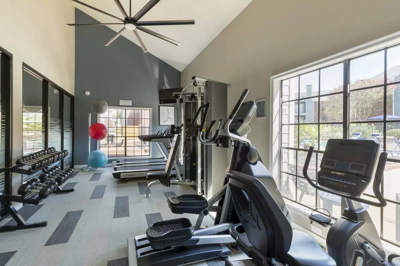 Brixton McKinney Apartments photo 4