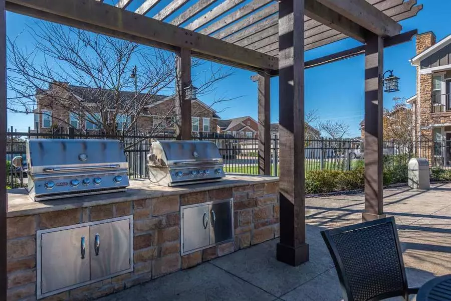 8411 Sienna Springs Boulevard, Missouri City, TX 77459 photo 3