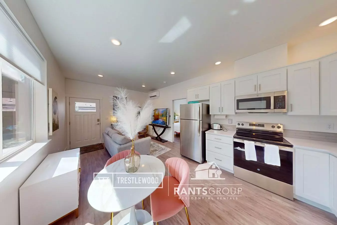 Furnished Corporate 1 Bed! Easy I5 Access! photo 2